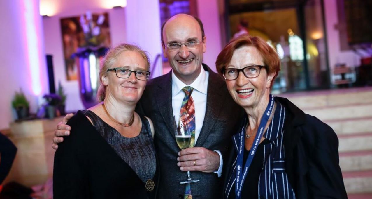 Andrew Manze und Mitglieder des Freundeskreises