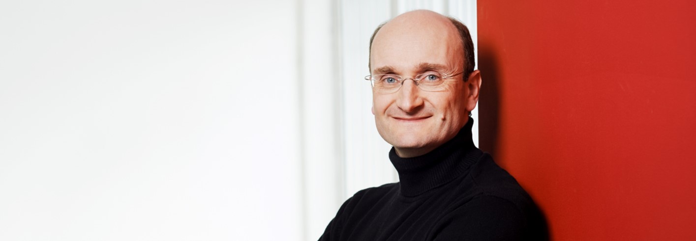 Die Freunde der NDR Radiophilharmonie stellen Andrew Manze als Gast beim Salonfestival vor. (Foto: Gunter Glücklich)