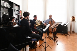 Die Freunde der NDR Radiophilharmonie stellen den Abend zur Neuen Musik vor.