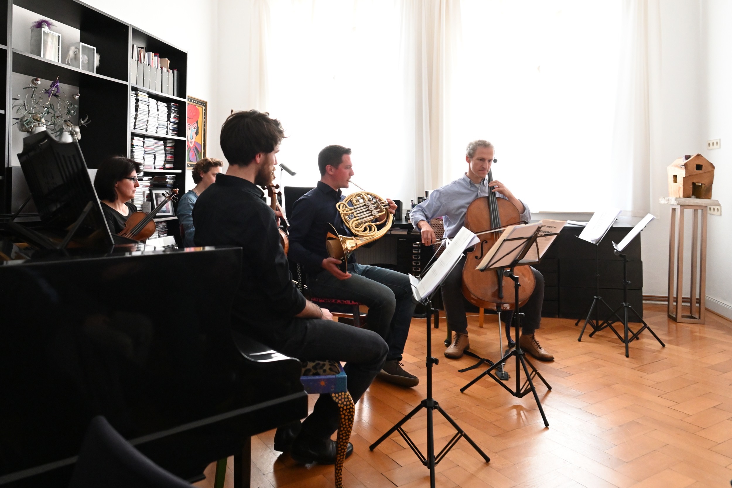 Die Freunde der NDR Radiophilharmonie stellen den Abend zur Neuen Musik vor.